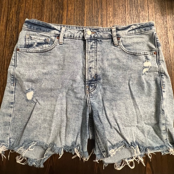 Old Navy high rise distressed short 16, great condition! - Picture 8 of 8
